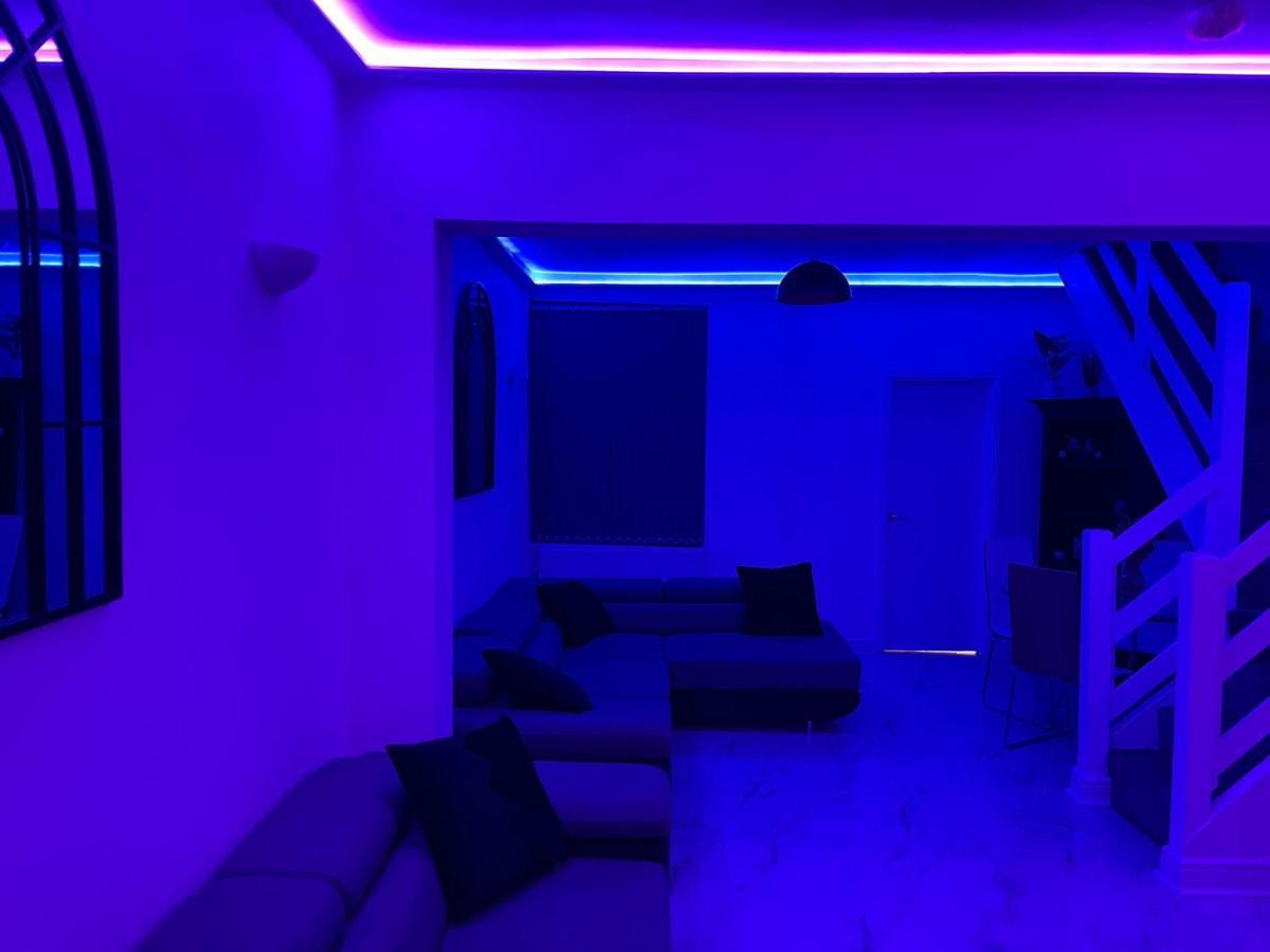 מנצ'סטר Short Stopzzz & Indoor Hot Tub מראה חיצוני תמונה